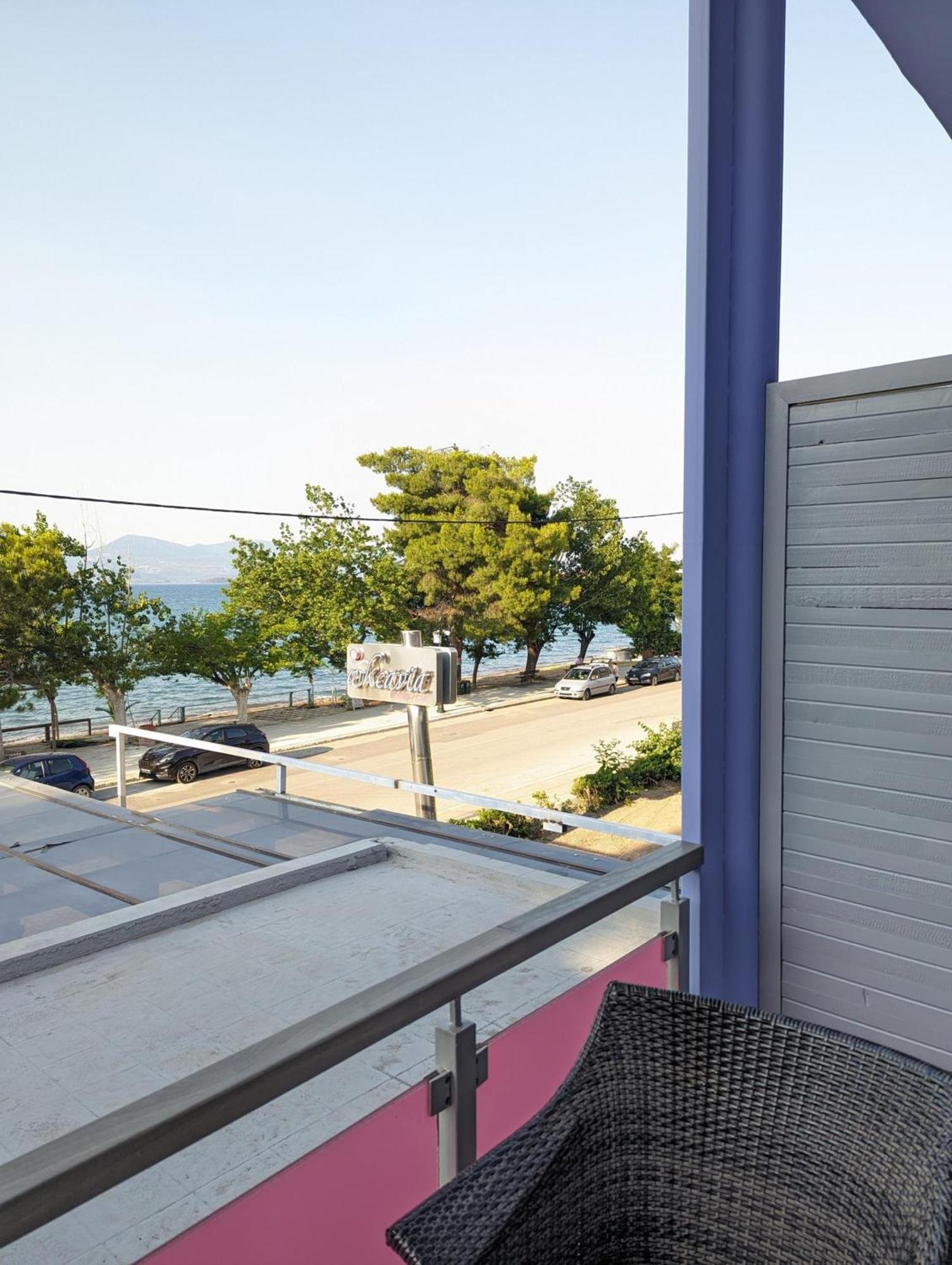 Okeania Seafront Rooms In كامينا فورلا المظهر الخارجي الصورة
