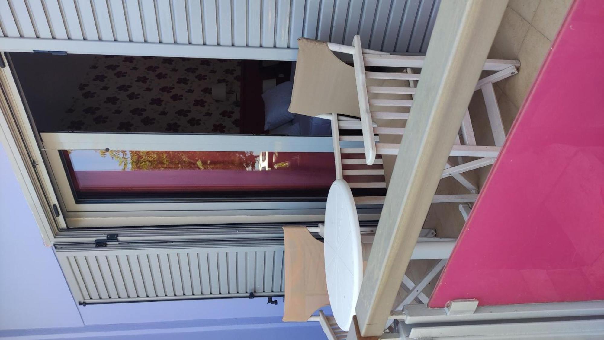 Okeania Seafront Rooms In كامينا فورلا المظهر الخارجي الصورة