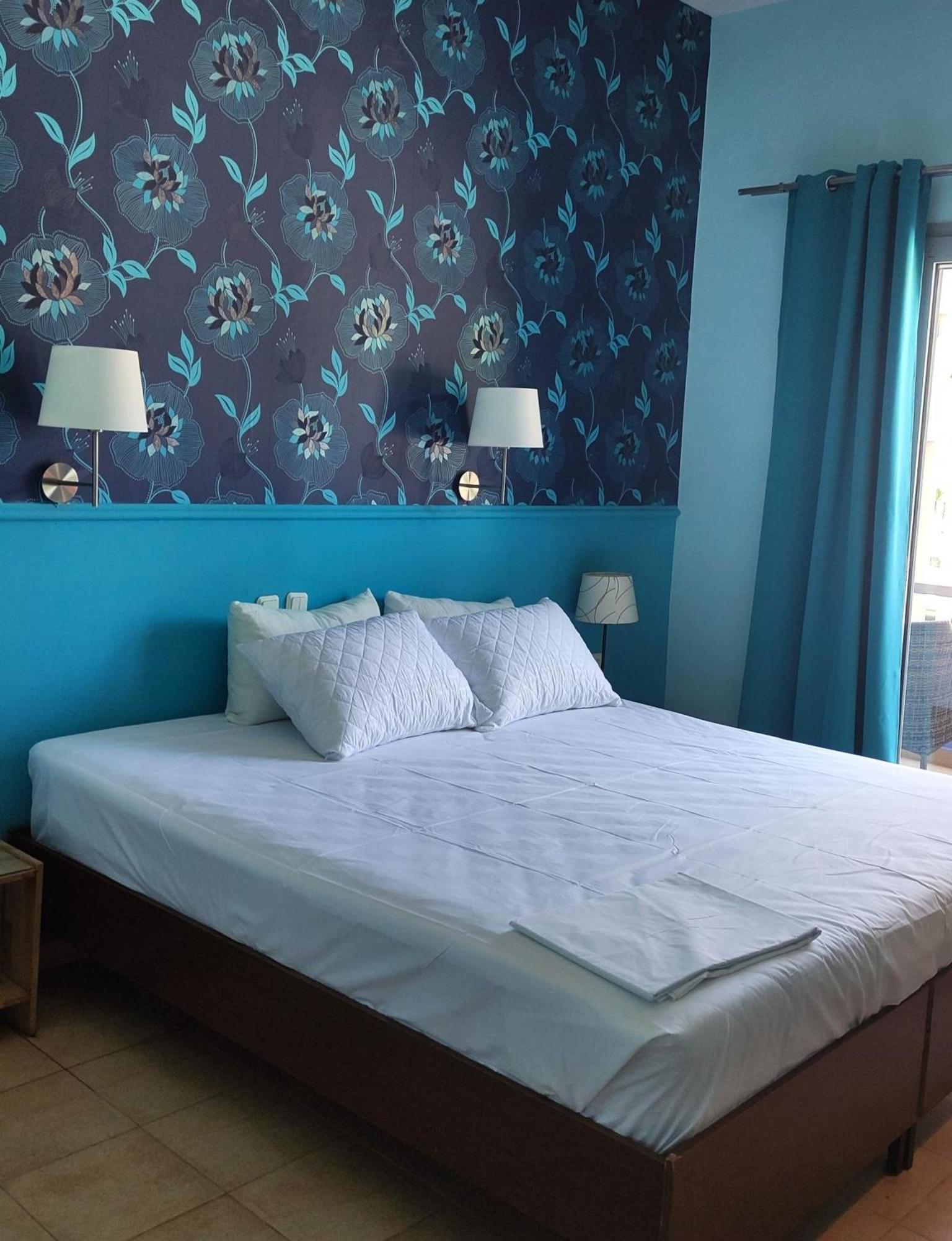 Okeania Seafront Rooms In كامينا فورلا المظهر الخارجي الصورة