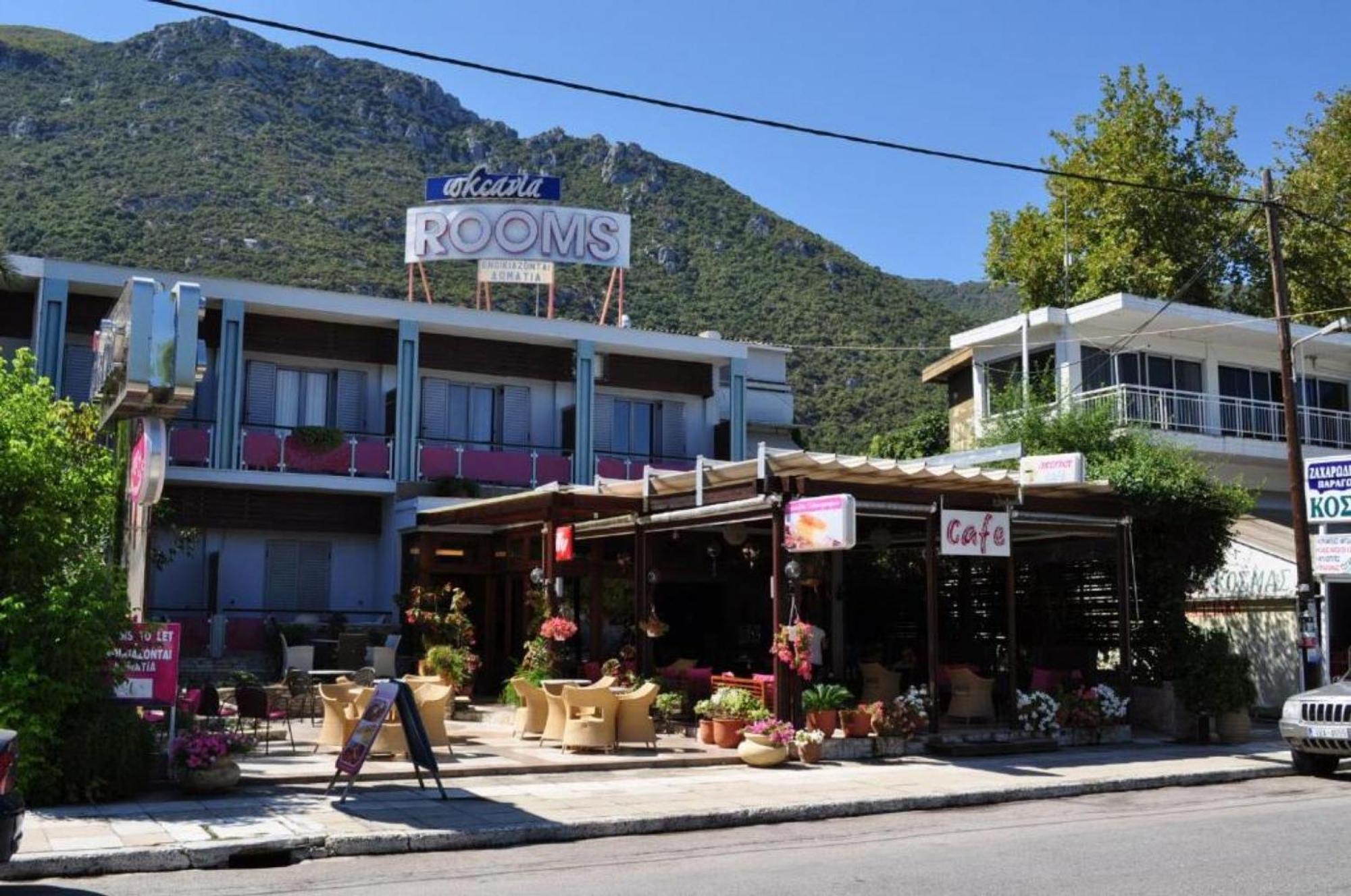 Okeania Seafront Rooms In كامينا فورلا المظهر الخارجي الصورة