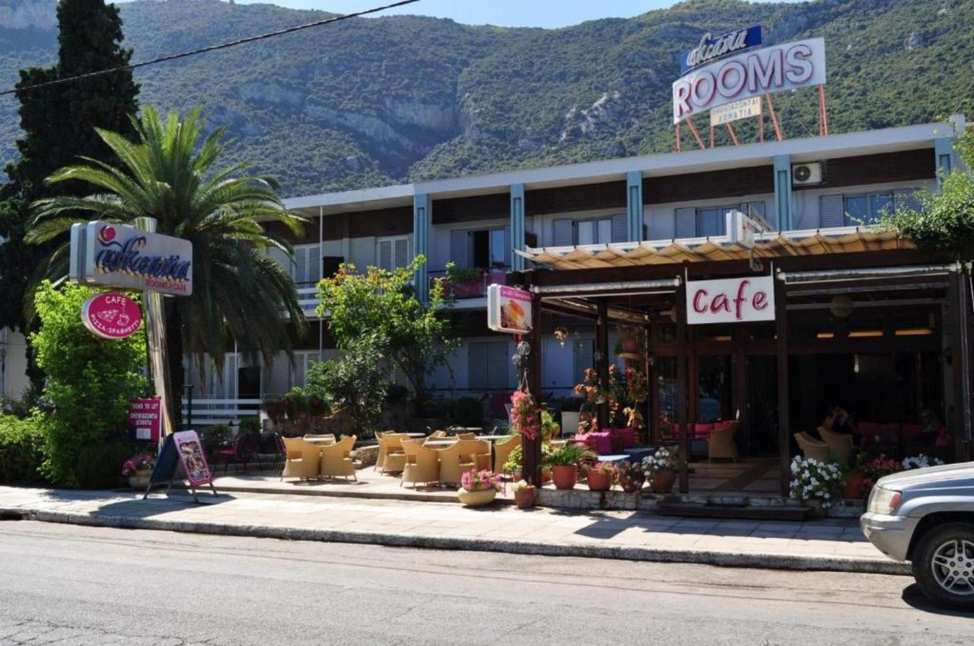 Okeania Seafront Rooms In كامينا فورلا المظهر الخارجي الصورة