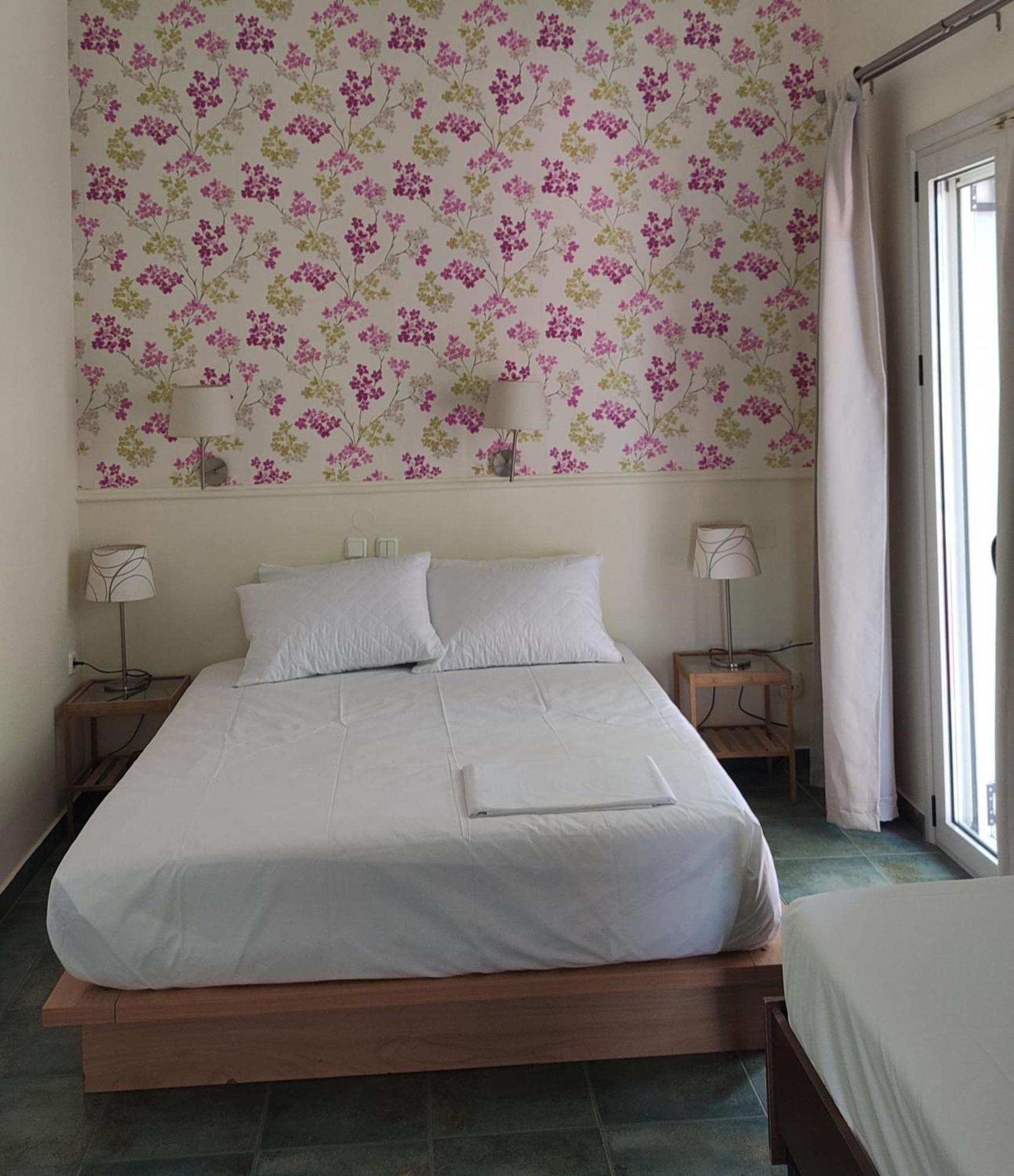 Okeania Seafront Rooms In كامينا فورلا المظهر الخارجي الصورة