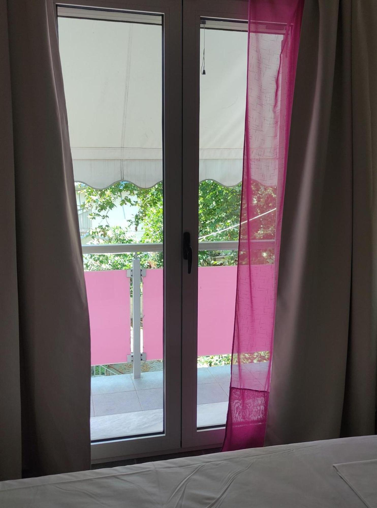 Okeania Seafront Rooms In كامينا فورلا المظهر الخارجي الصورة